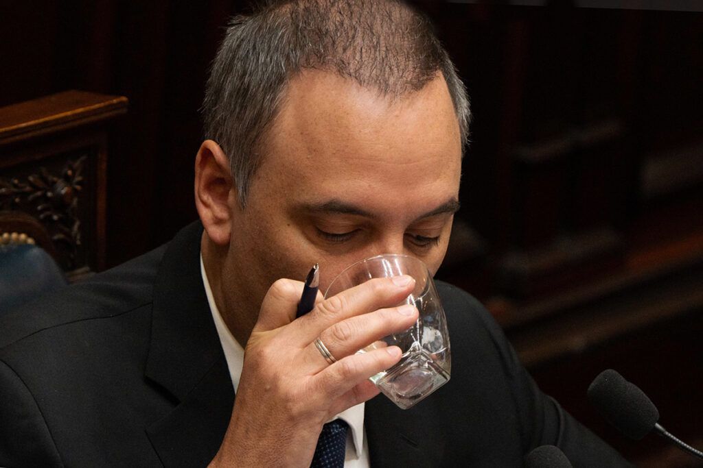 El gobierno cree que lo peor de la tormenta Adorni ya pasó y que ahora puede victimizarse