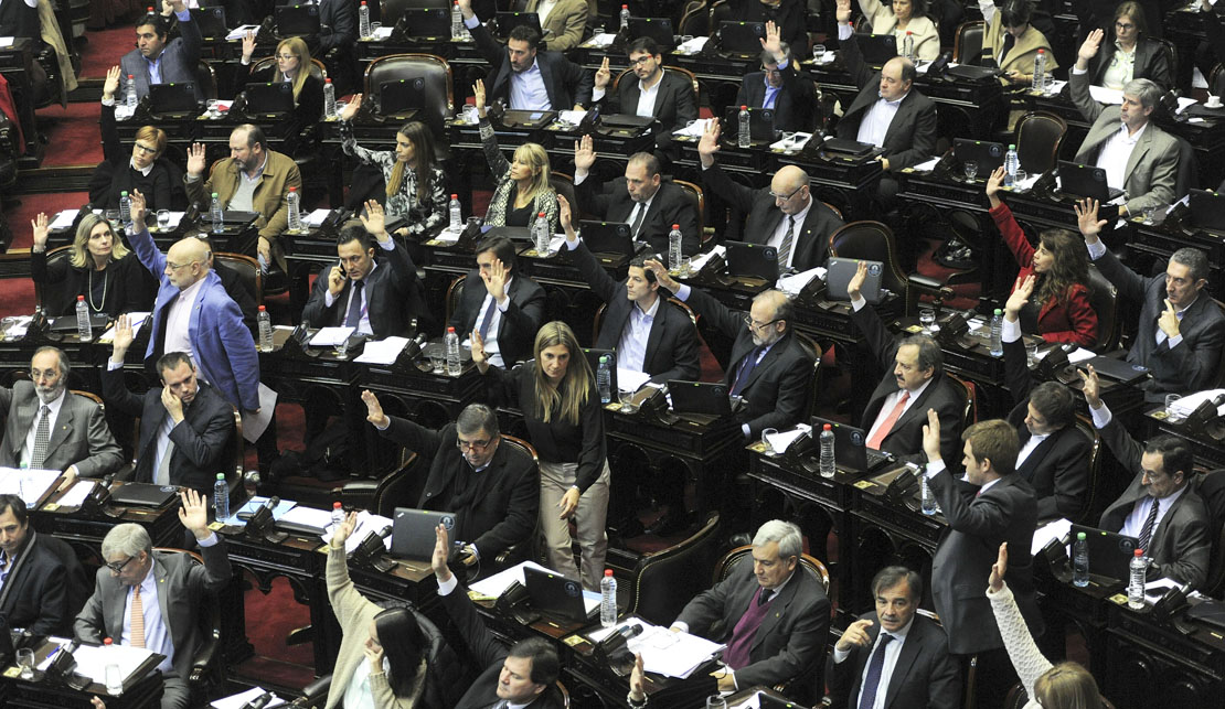 Cambiemos sale a buscar los votos para el Presupuesto en un escenario de tensión