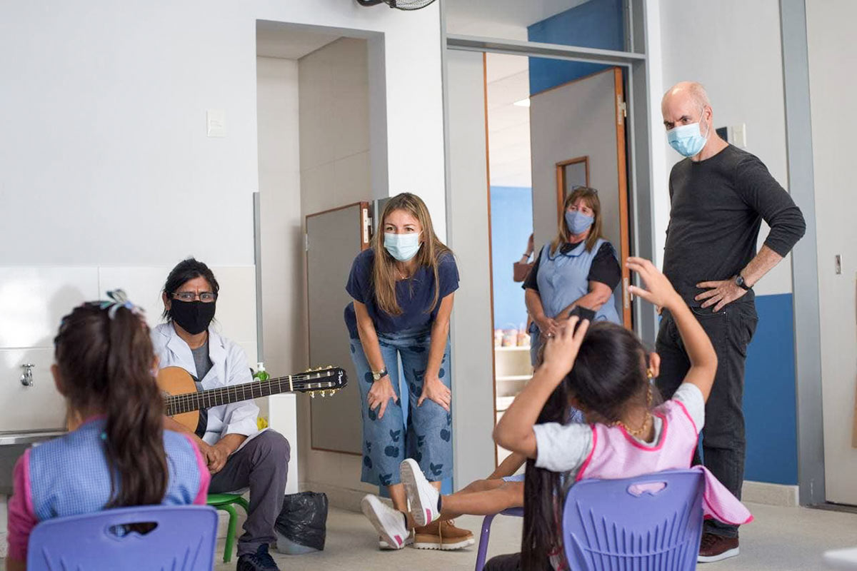 De desacreditar e intervenir cooperadoras escolares a darles responsabilidades que no les corresponden