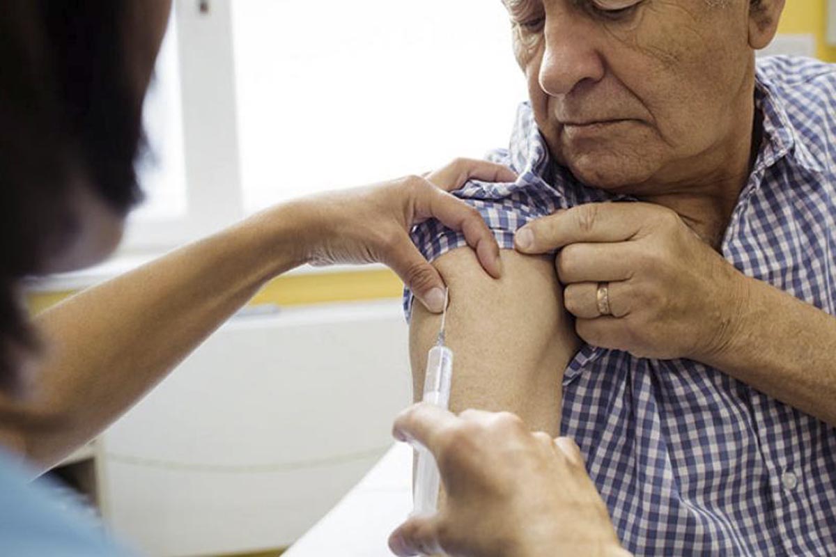 Antes de tiempo, comienza en todo el país la campaña de vacunación contra la gripe