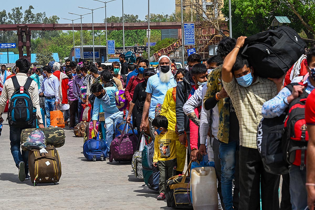 Pandemia sin control en India: más de 350 mil casos diarios