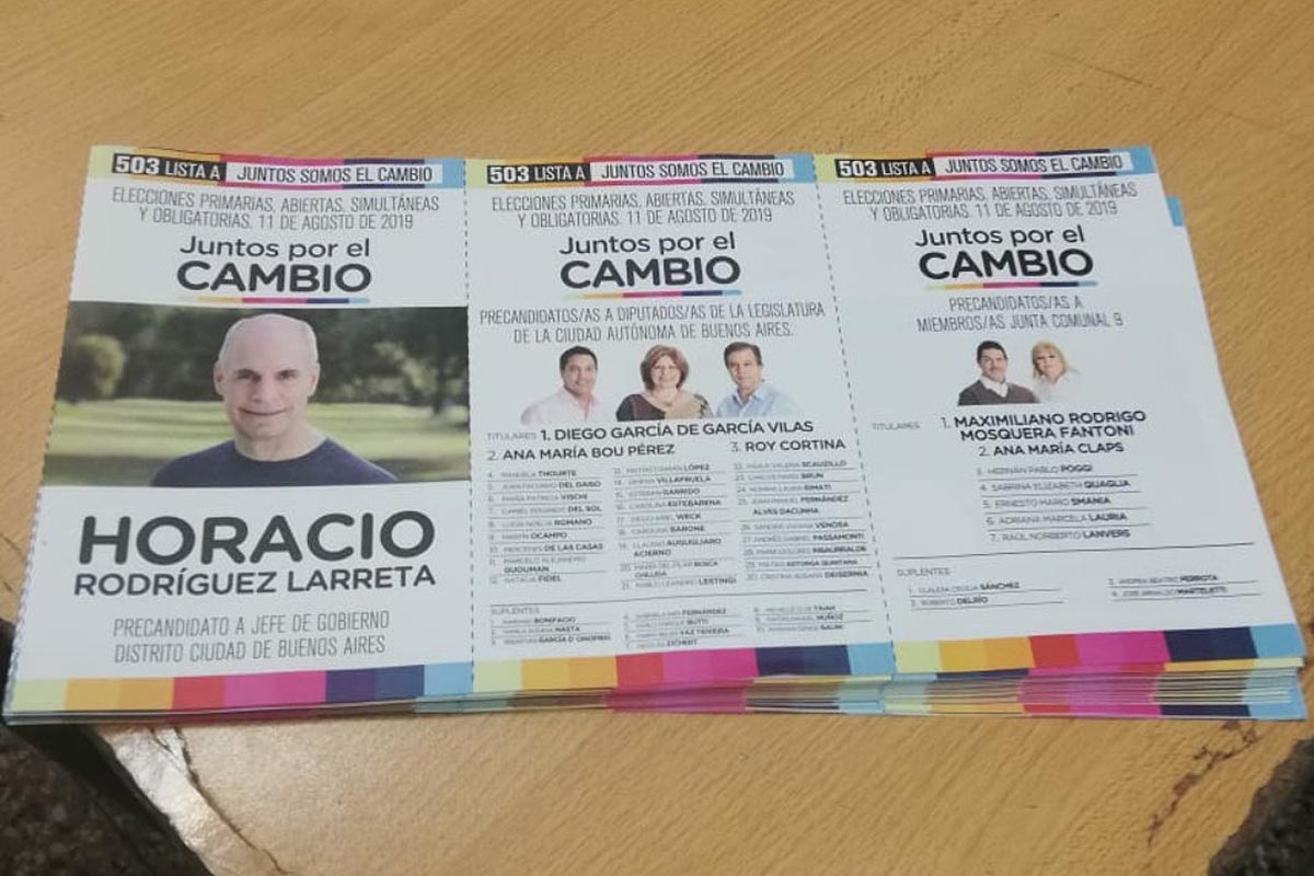 Denuncian que las boletas de Juntos por el Cambio llegaron dobladas ocultando a Macri