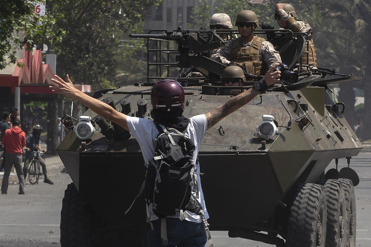 «Estamos en guerra», dijo Piñera en una jornada con 10 muertos y saqueos en Chile