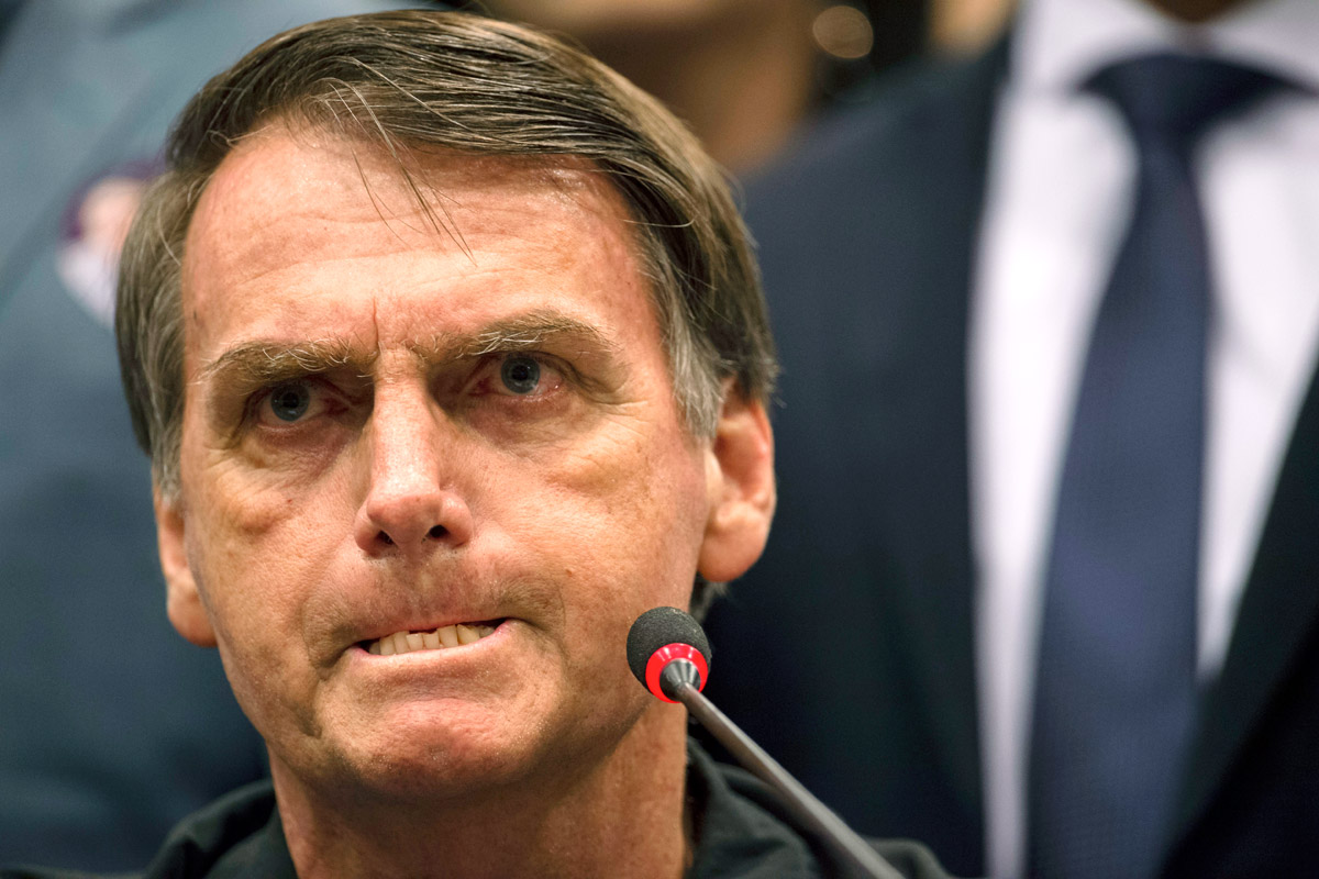 Jair Bolsonaro viaja a la Argentina y no para de  hacer campaña por Macri