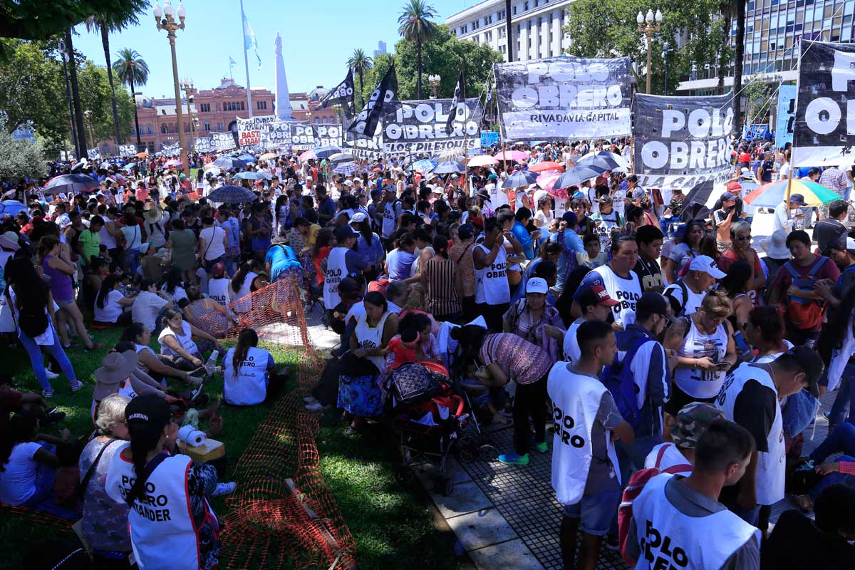 La Unidad Piquetera realiza un acampe frente a Desarrollo Social por las bajas en el Potenciar Trabajo