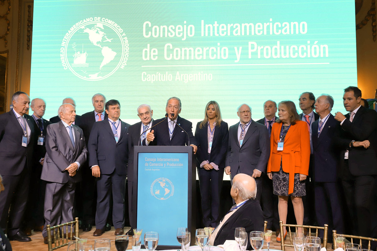 La reacción empresarial oscila entre la cautela y la esperanza de cambios