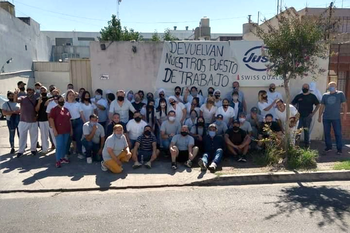 La multinacional Swiss Just deberá reincorporar a 52 trabajadores que despidió en La Matanza