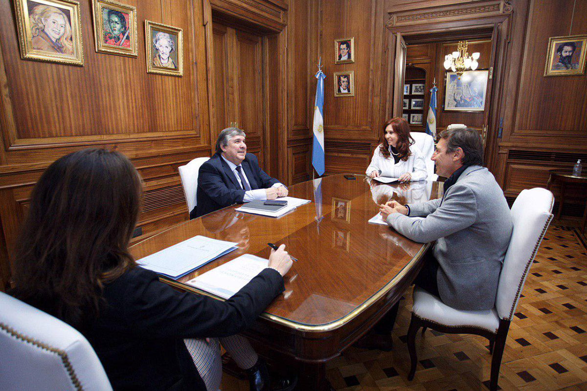 CFK acelera: se reunió con jefes de bloque para avanzar con las sesiones virtuales del Senado