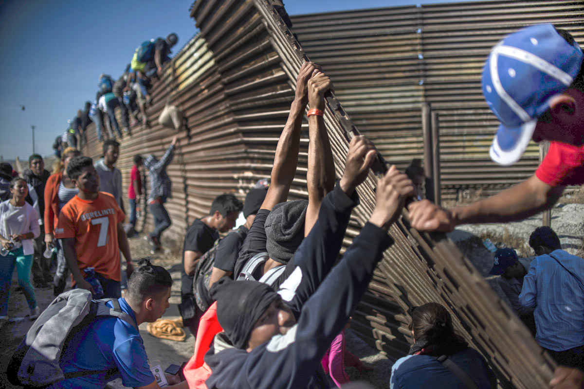 AMLO entre el muro, la caravana y un plan Marshall centroamericano