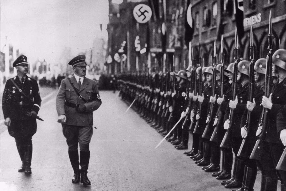 Versailles, el caldo de cultivo de más horror