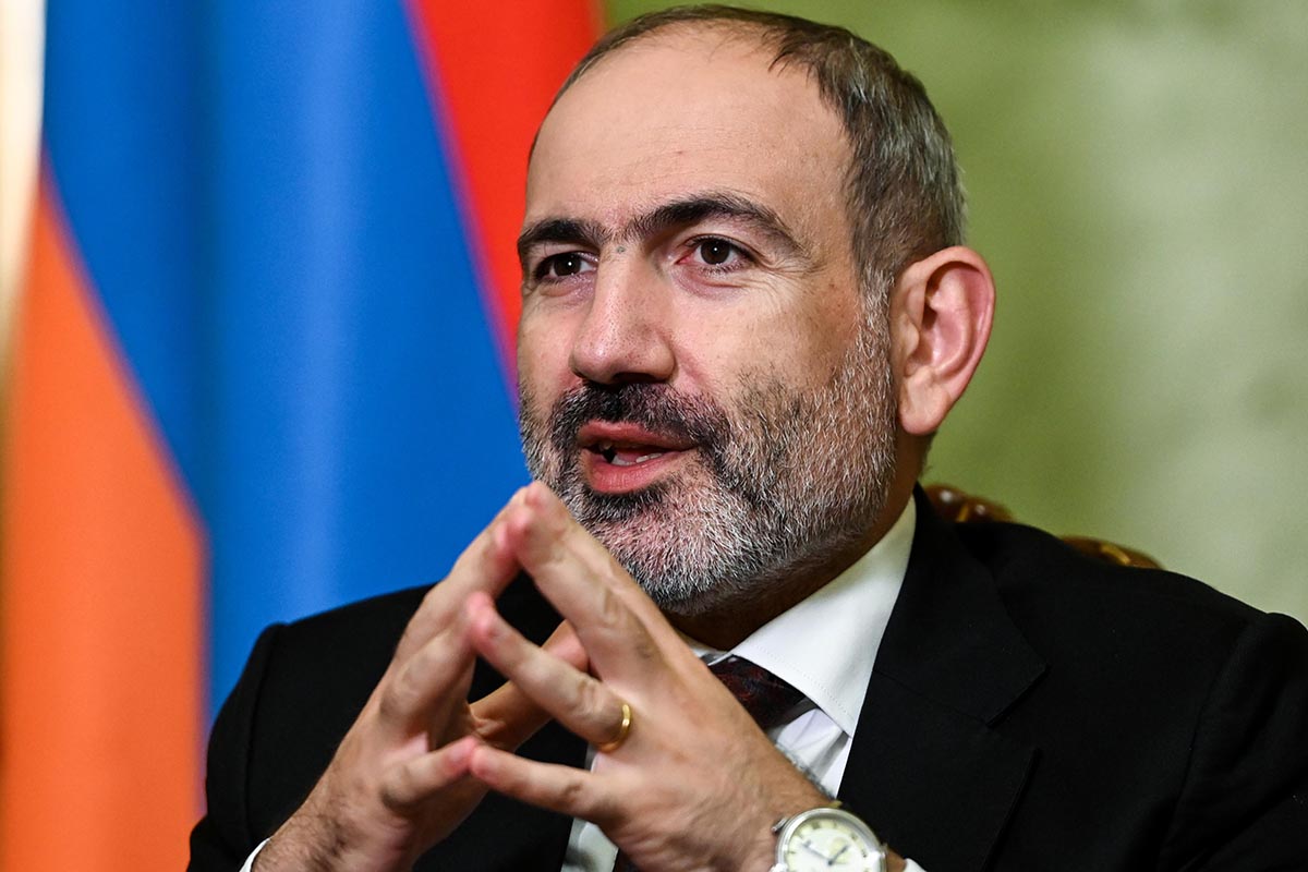 Armenia, Azerbaiyán y Rusia firmaron un acuerdo de paz y pusieron fin a la guerra en Nagorno Karabaj
