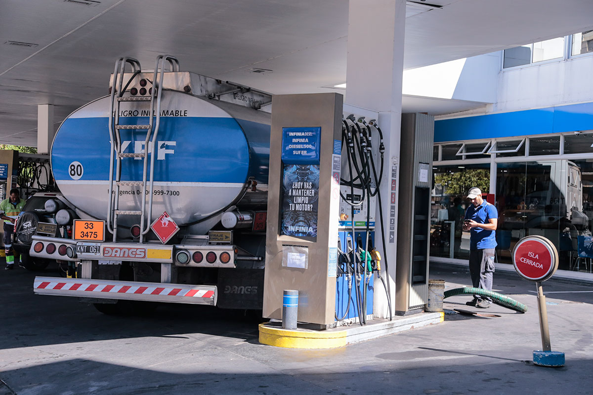 YPF aumenta un 9% los precios al público de naftas y gasoil