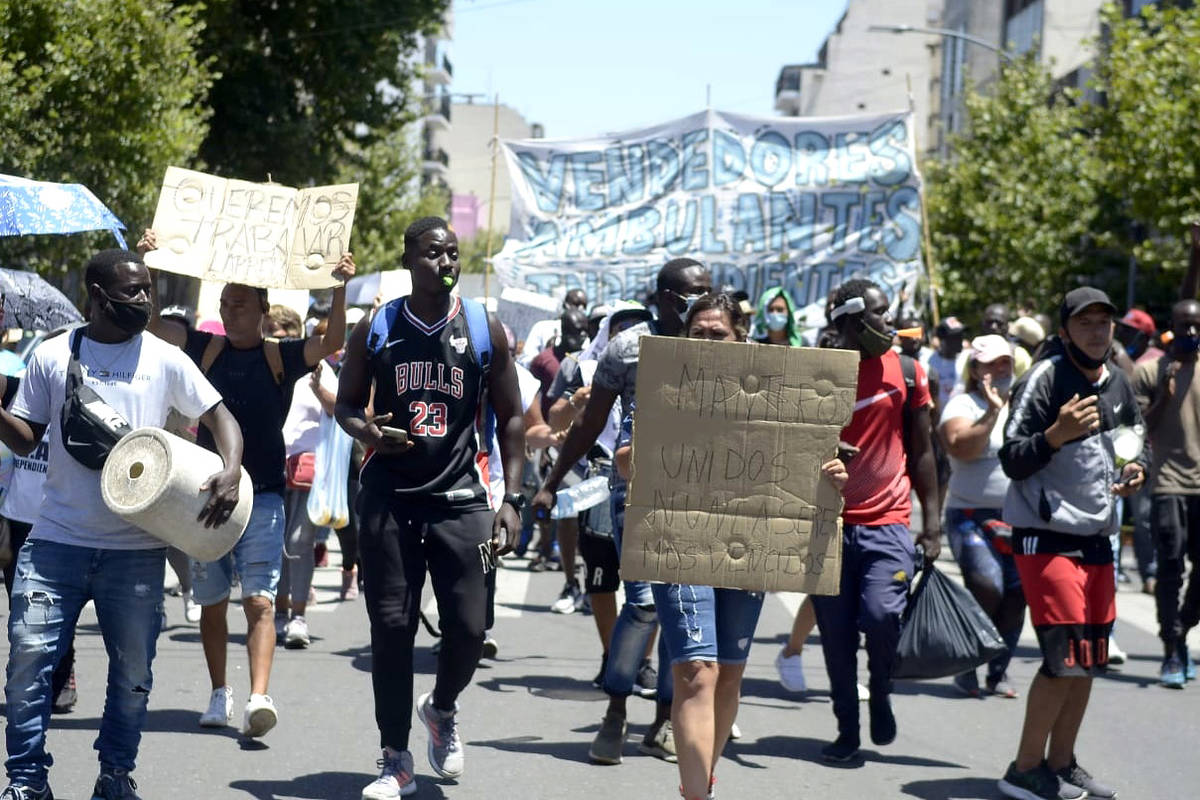 Los manteros encabezaron una nueva protesta en Flores