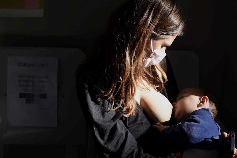 Embarazadas y mujeres en período de lactancia podrán recibir la vacuna Sputnik V