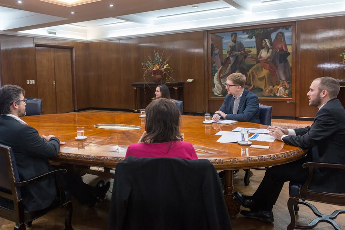 Esta semana vencen U$S 581 millones que se sumarán al default