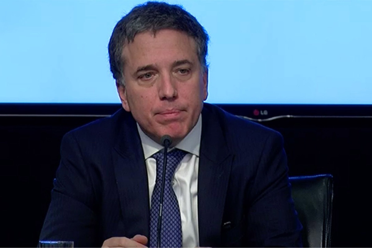 Dujovne da explicaciones en el Congreso sobre el acuerdo con el FMI