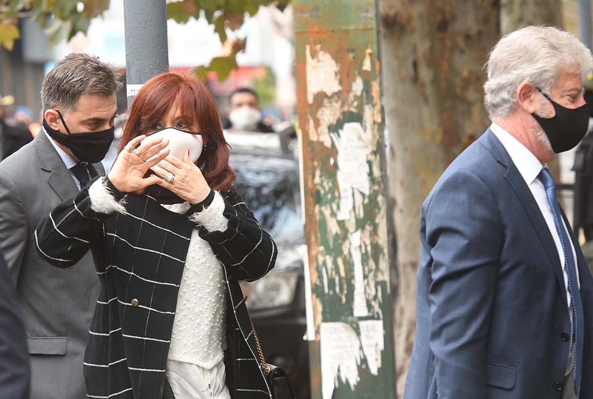 CFK presentó un recurso para que la causa por espionaje ilegal no vaya a Comodoro Py