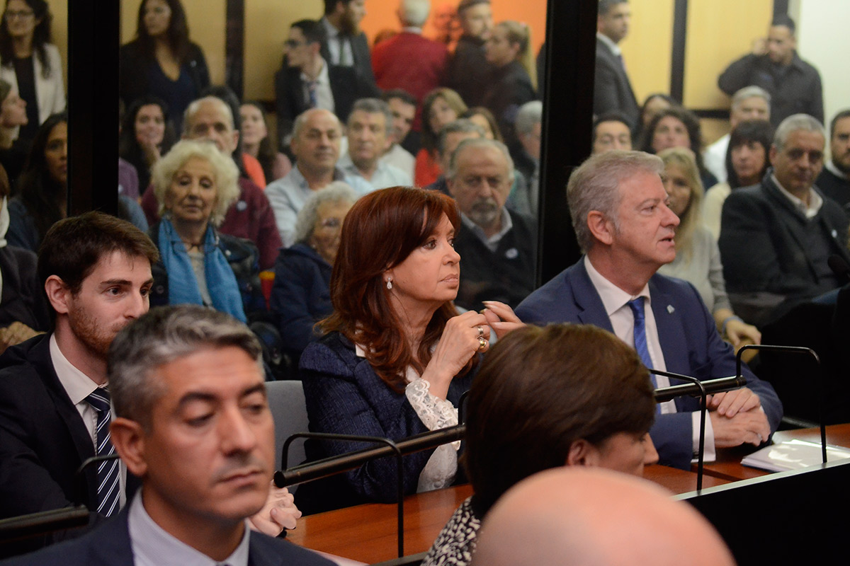 Juicio de «Obra Pública»: autorizan a CFK a no asistir a las audiencias de lectura