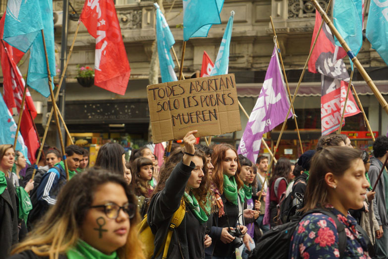 “Cada muerta y cada presa por abortar será responsabilidad del Poder Ejecutivo y de 40 senadoras y senadores»