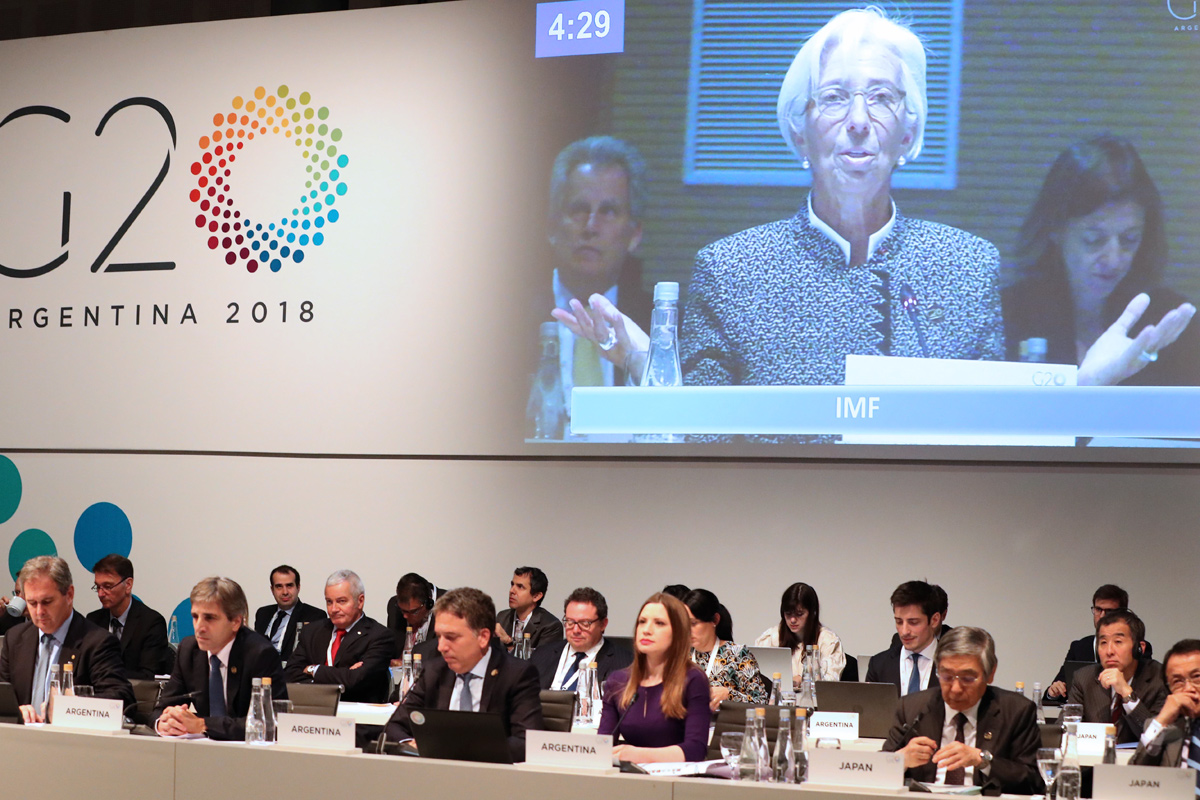 A un mes del  acuerdo, el gobierno no descarta pedir un «waiver» al FMI