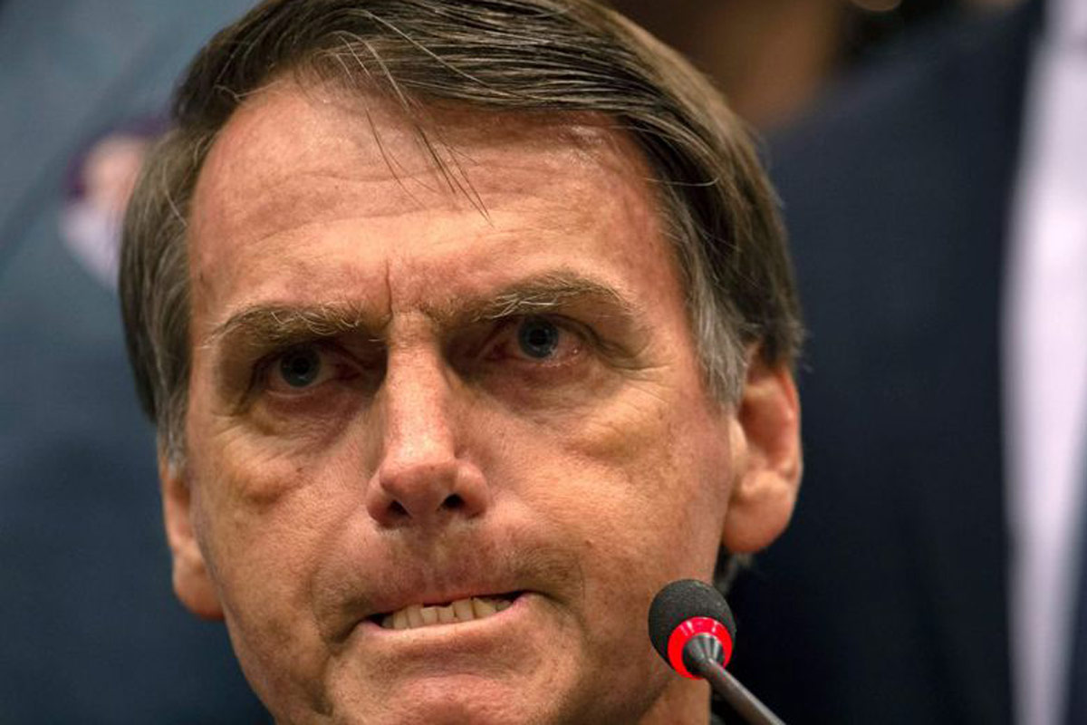 Bolsonaro despliega su machismo más brutal contra una periodista de Folha de Sao Paulo
