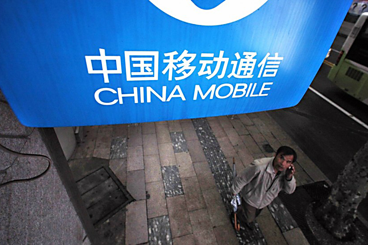 Guerra comercial con China: Trump bloquea el ingreso a EEUU al mayor proveedor de telefonía celular del mundo