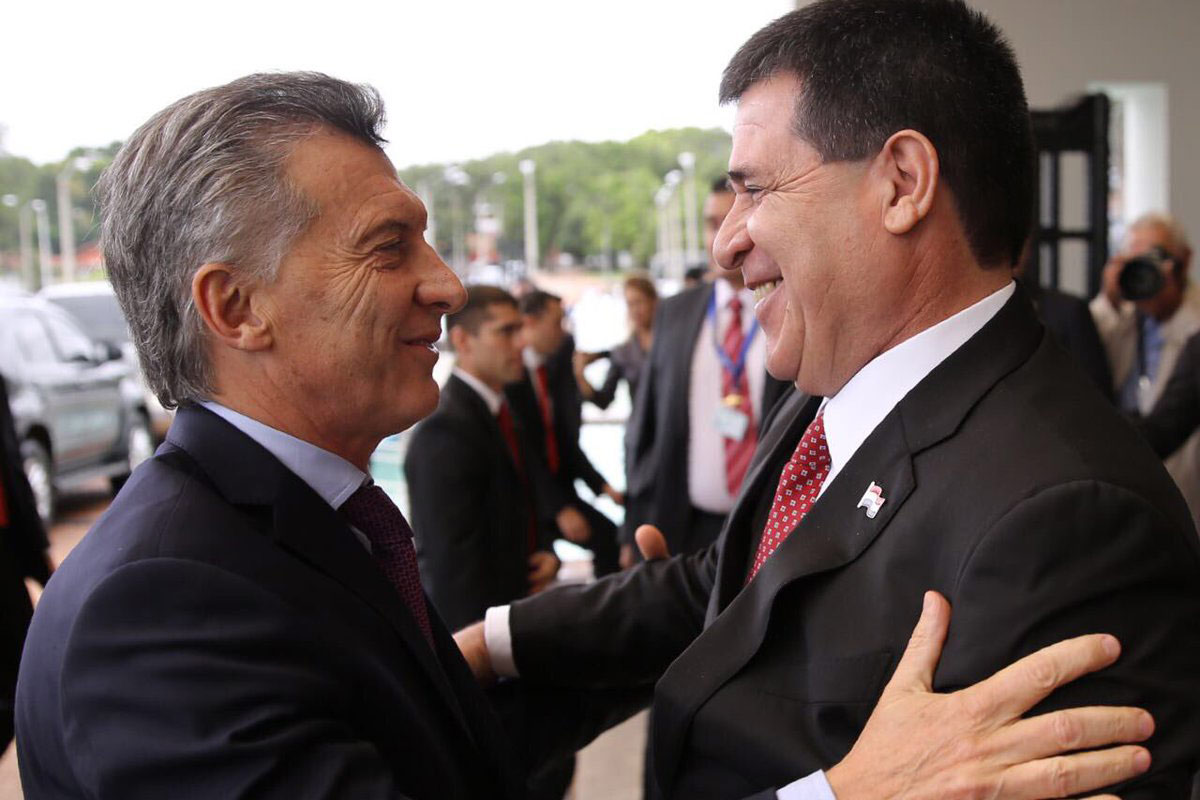 Macri viajó a Paraguay:  almorzó con el ex presidente Cartés y se reunió con el actual, Mario Abdo