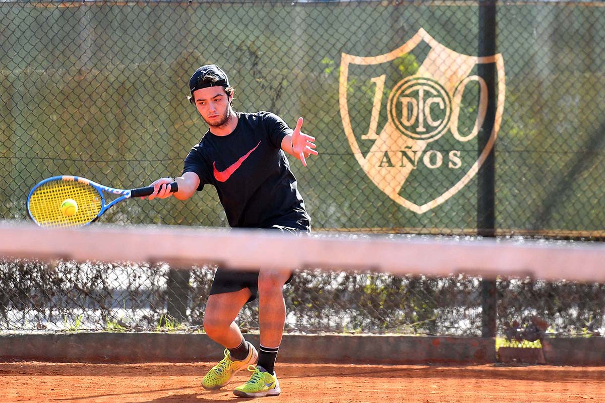 Volvieron a abrir las canchas de tenis y los campos de golf en la Ciudad