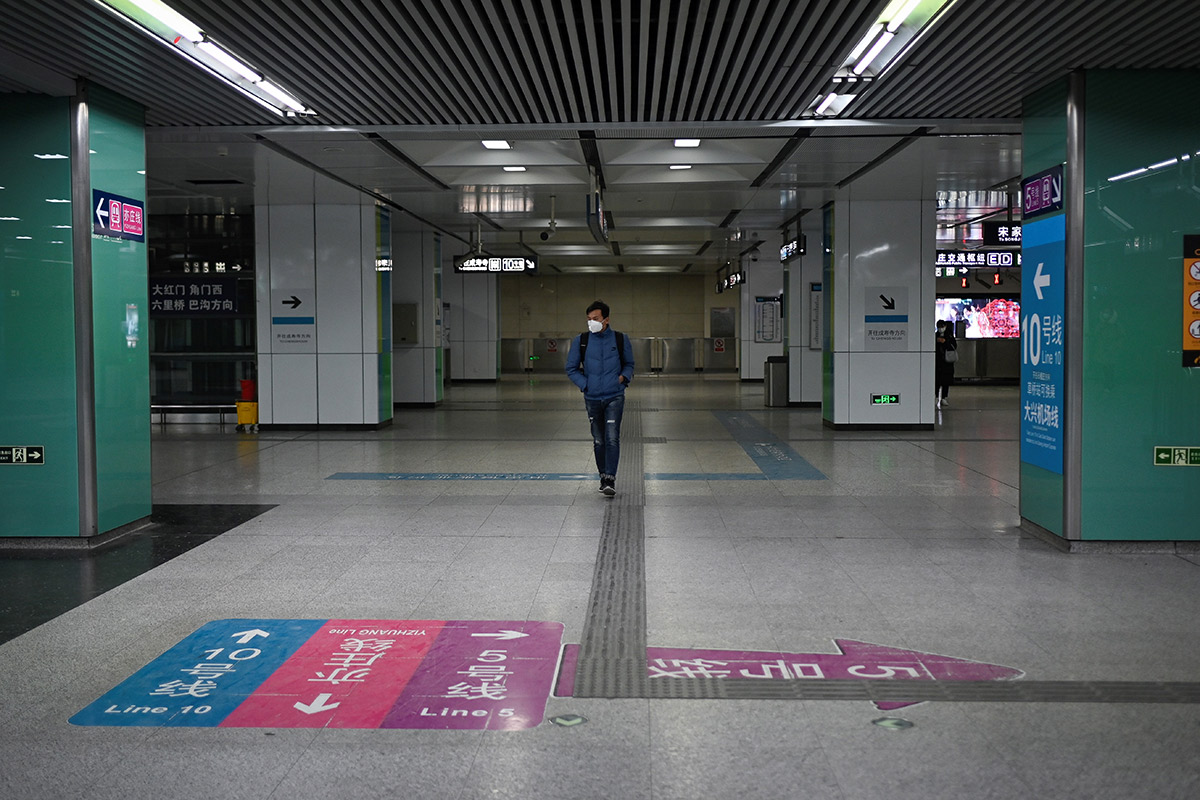 Lento retorno al trabajo en una China paralizada por la epidemia