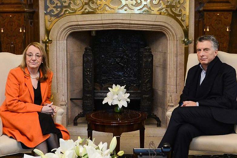 Macri extiende su gira patagónica y visitará a Alicia Kirchner