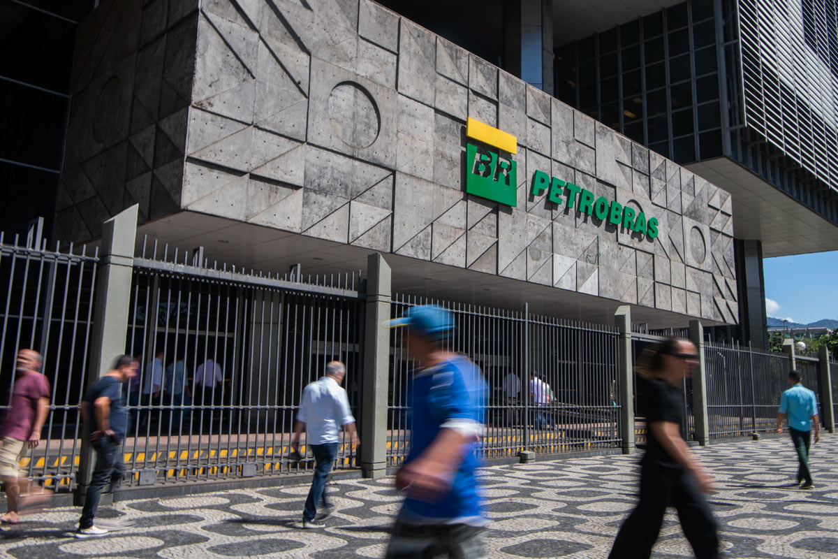 El desguace de la joya más grande de Brasil: la Corte habilita la venta de refinerías de Petrobras