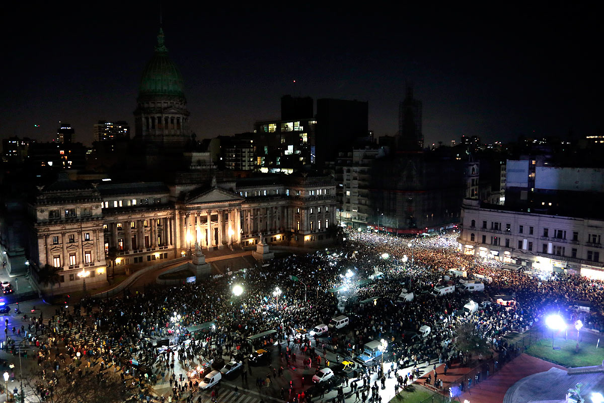 Una multitud pidió por el desafuero de CFK