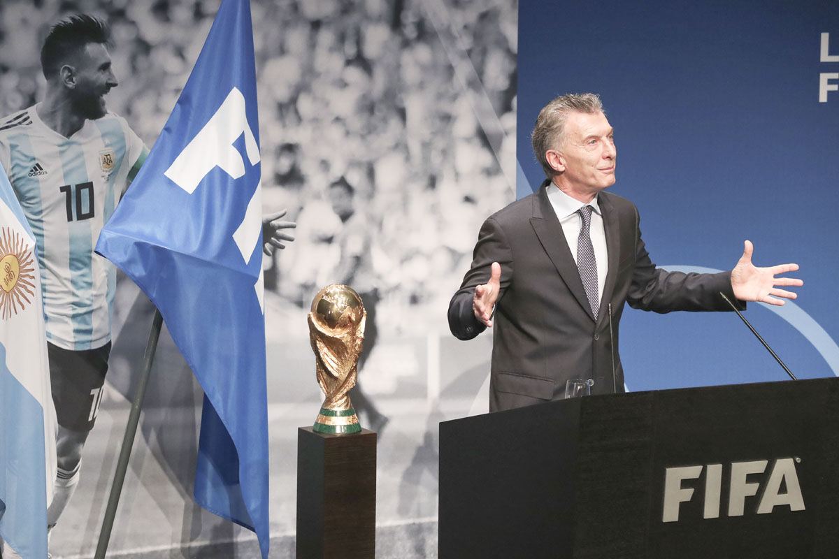 En el PRO evalúan que la designación de Macri en la FIFA debilita su rol como líder opositor