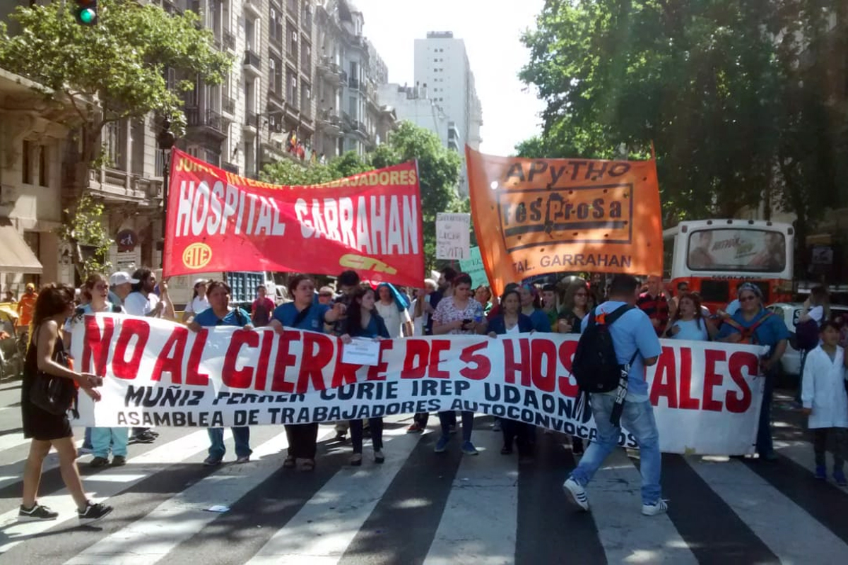 Enfermeros y enfermeras reclaman al gobierno porteño que los considere profesionales de la salud