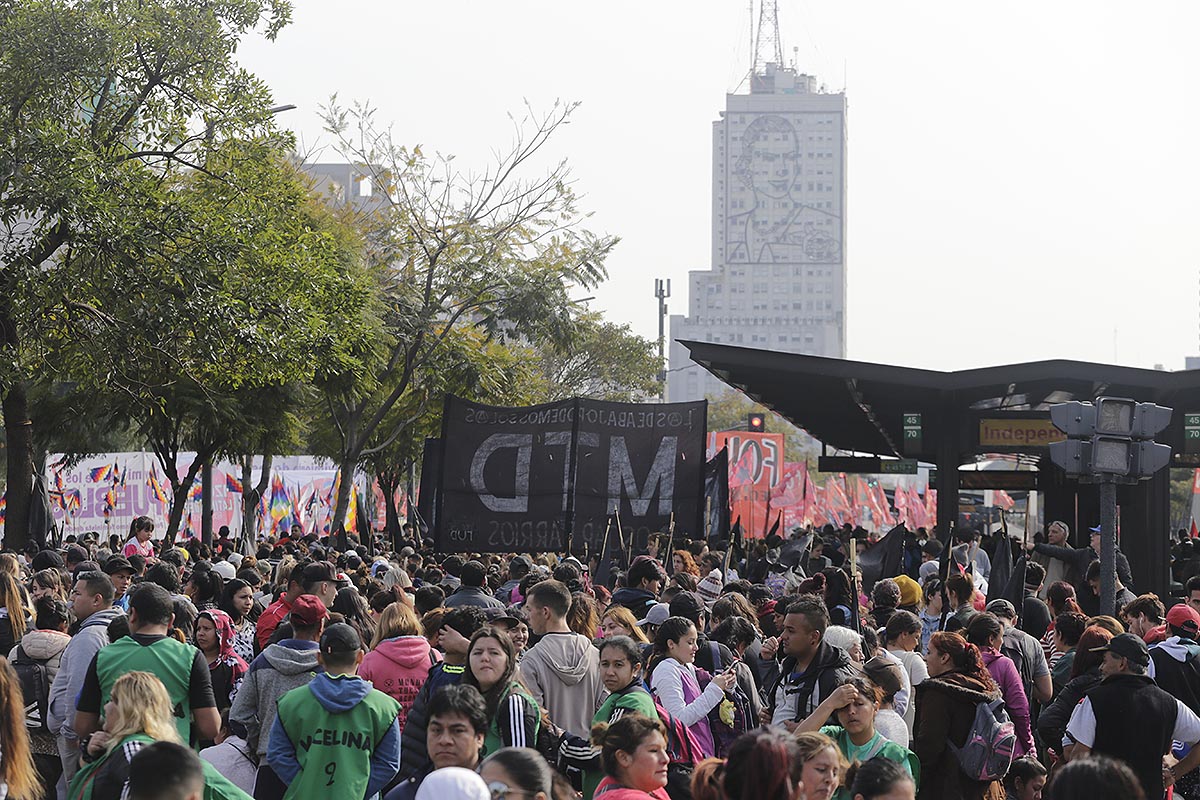 Organizaciones sociales marchan a Desarrollo Social tras la fallida reunión con Tolosa Paz