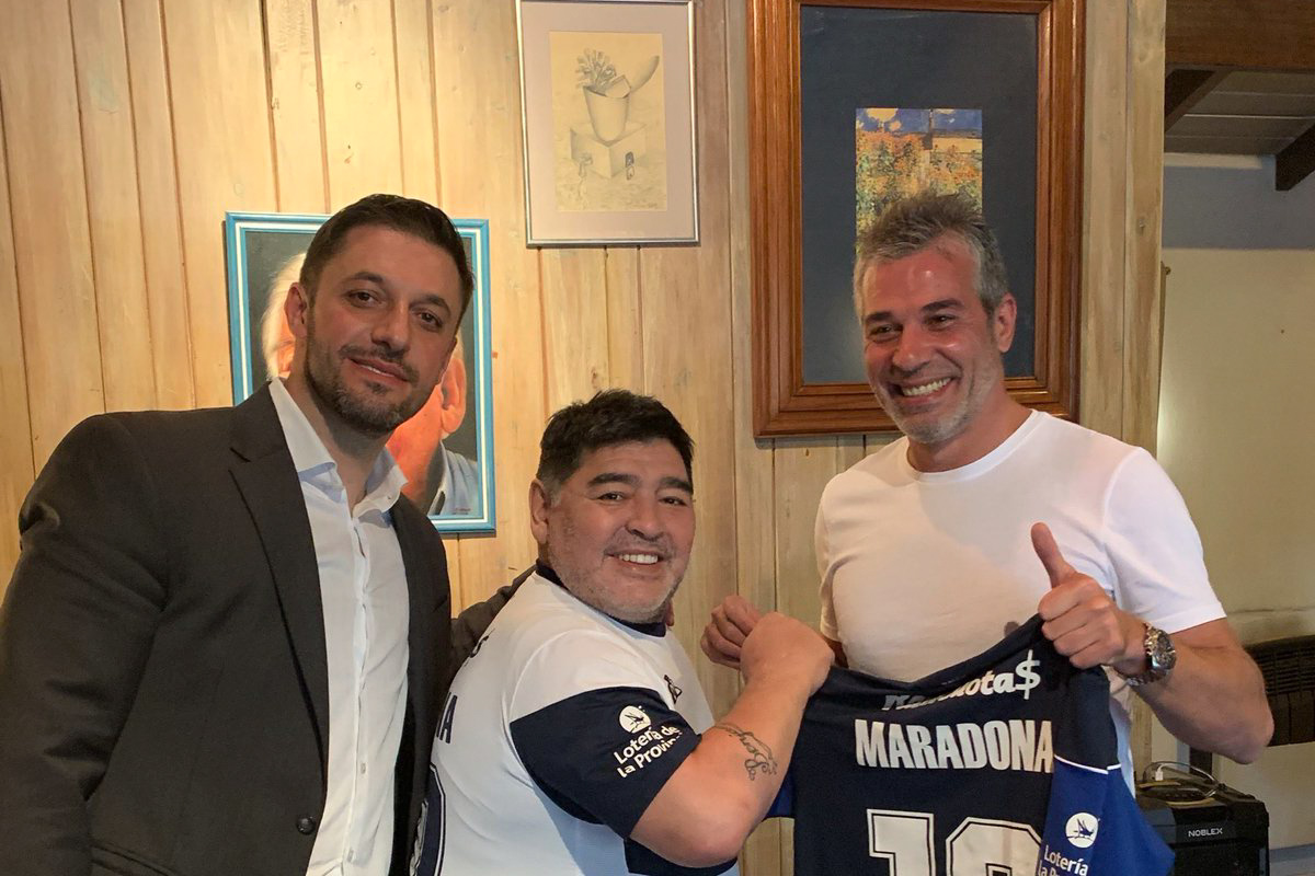 Es oficial: Maradona, nuevo entrenador de Gimnasia La Plata