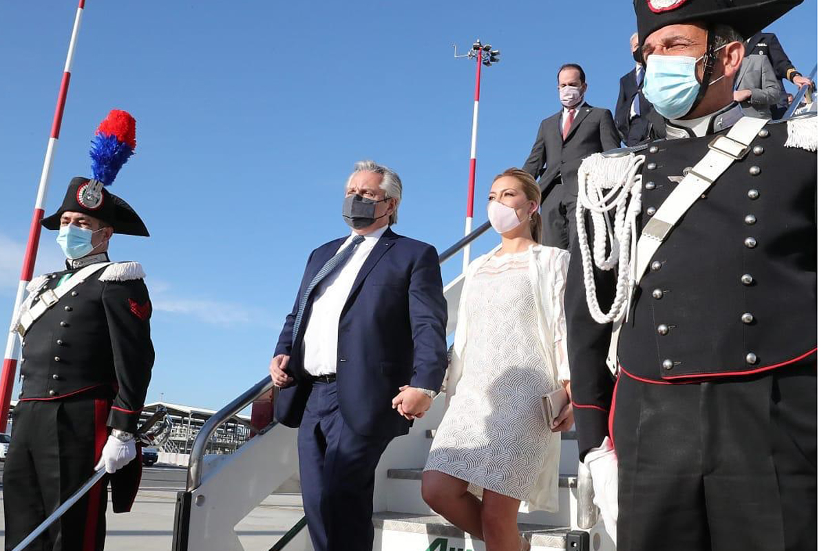 El Presidente volvió al país luego de su gira europea por Portugal, España, Francia e Italia