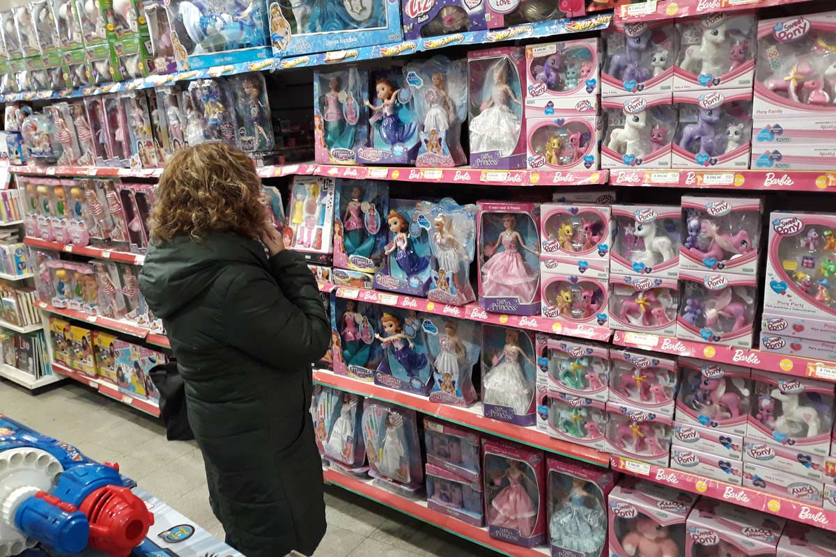 Cómo ayudar a los Reyes Magos a que no traigan juguetes rosas para niñas y azules para niños
