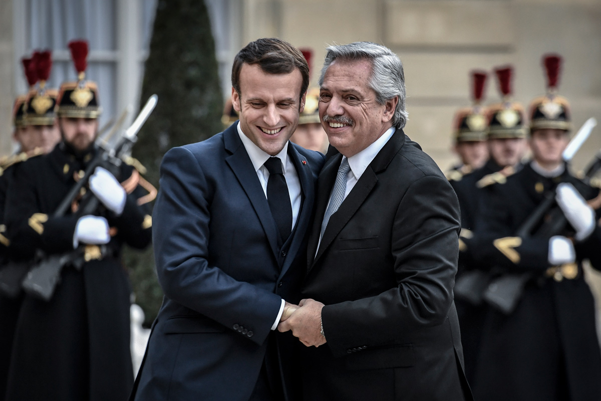 La emotiva carta de Macron para recordar a Maradona: «Diego se queda»