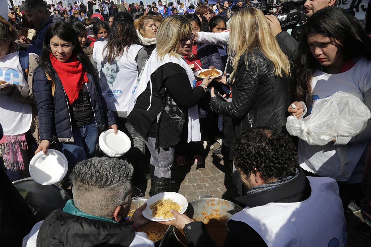 Más de 5 millones de argentinos no pueden acceder a una alimentación básica