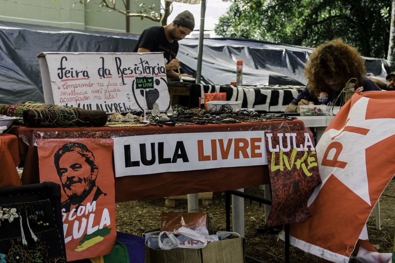 El PT denunciará a jueces y a la policía por no liberar al ex presidente