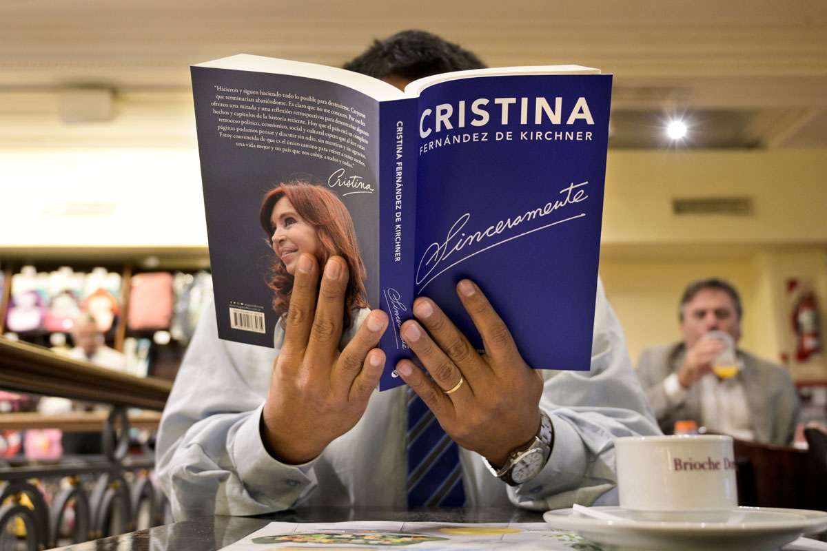 ‘Sinceramente’ y el fenómeno de los libros políticos en época de crisis