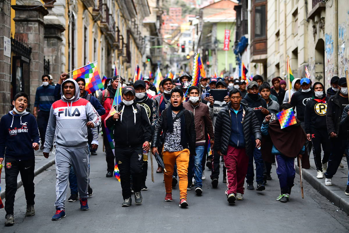 Una  multitud reclamó la vuelta de Evo en La Paz