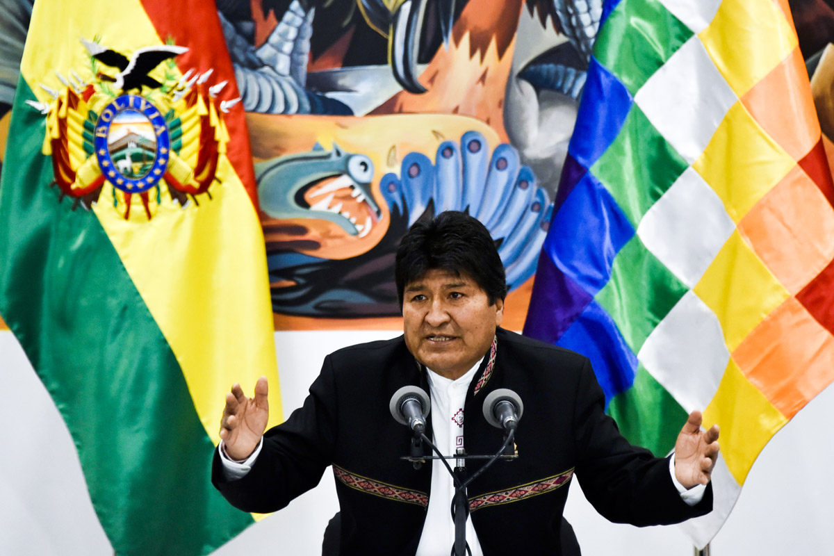 Evo Morales confia en los militares que fueron llamados a dar un golpe de estado