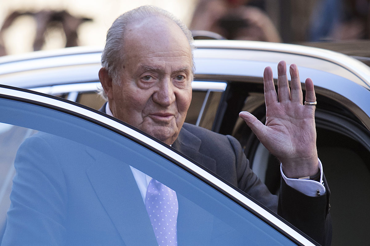 Sospechado de corrupción, el rey emérito Juan Carlos abandonó España