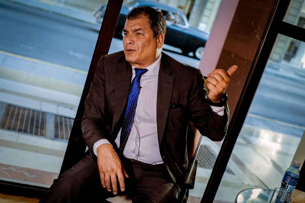 Rafael Correa recurre a la estrategia CFK y presentó una fórmula como vice de un joven de 35 años