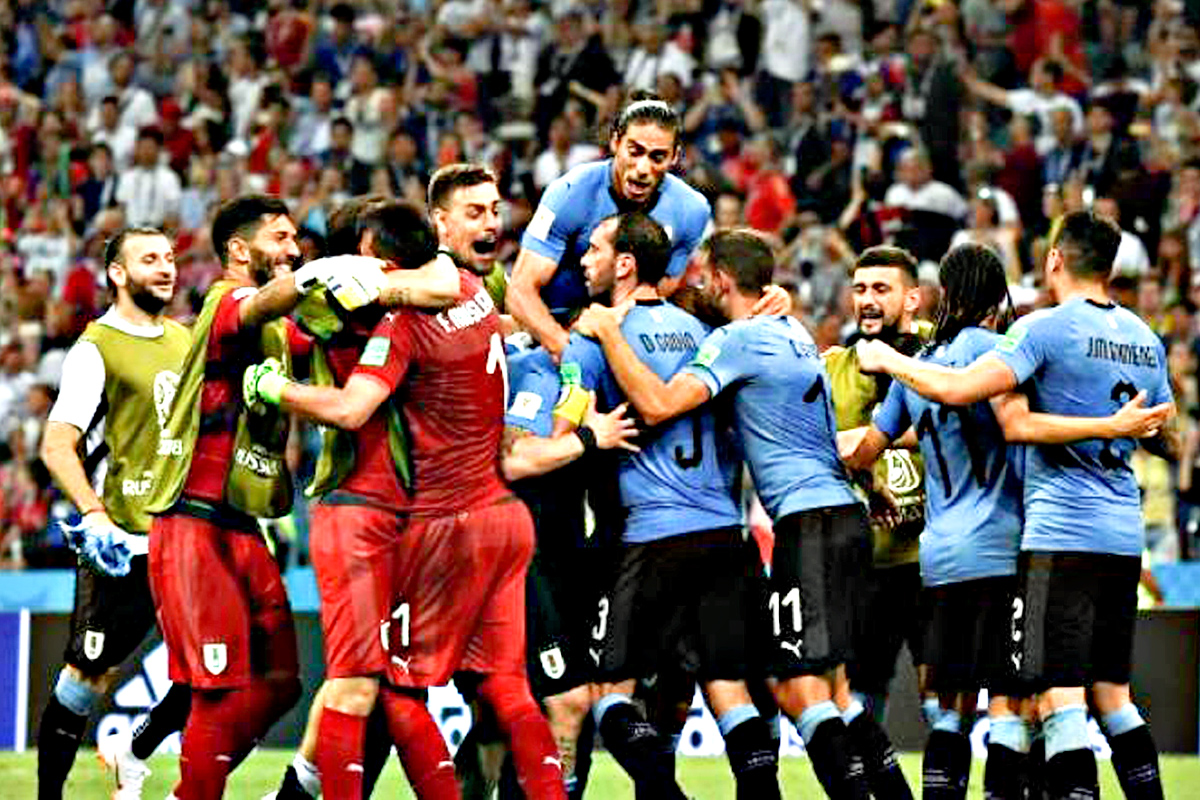 Uruguay se renueva para meterse en cuartos pero la esencia y los goles no cambian