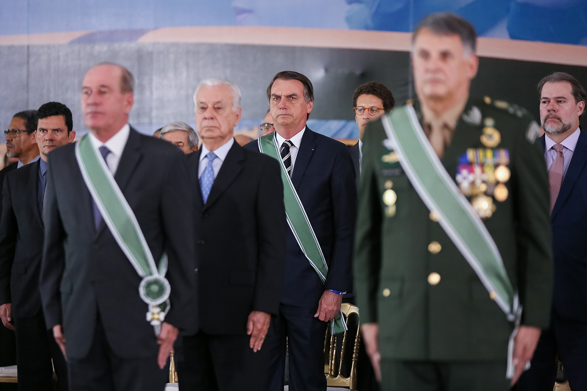 Bolsonaro, entre la interna militar y el intento de autogolpe para frenar a Lula