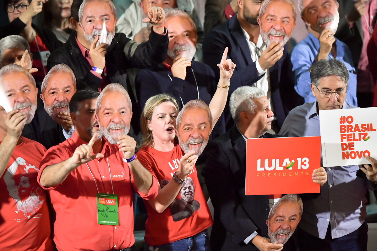 El Partido de los Trabajadores desafía al sistema y lanza la candidatura de Lula da Silva