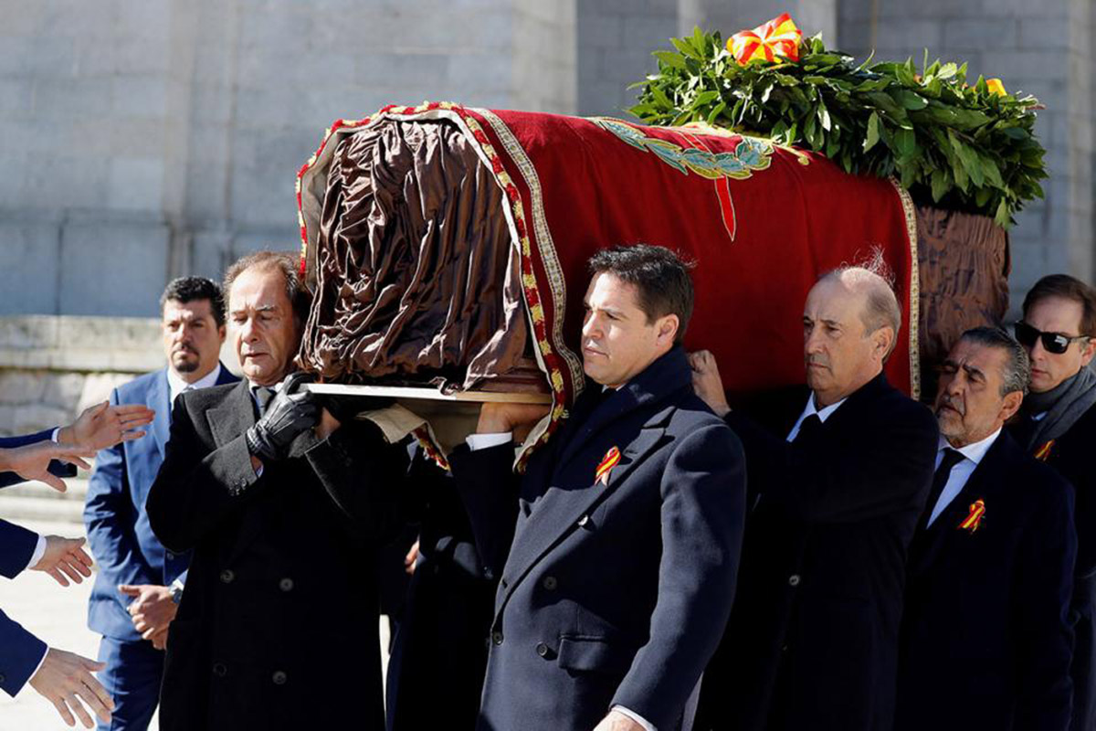 Después de 44 años, España exhumó los restos de Franco